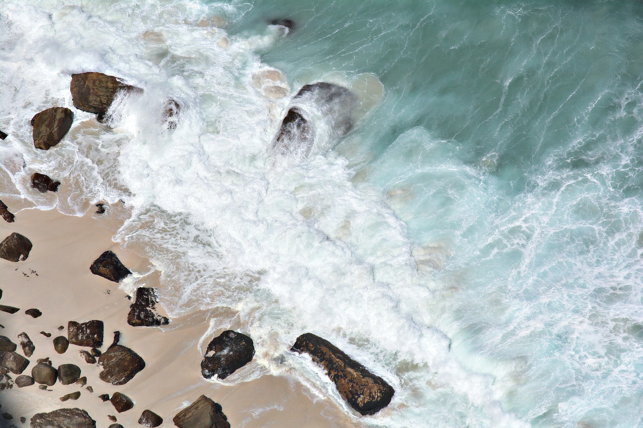 Vagues sur les Rochers